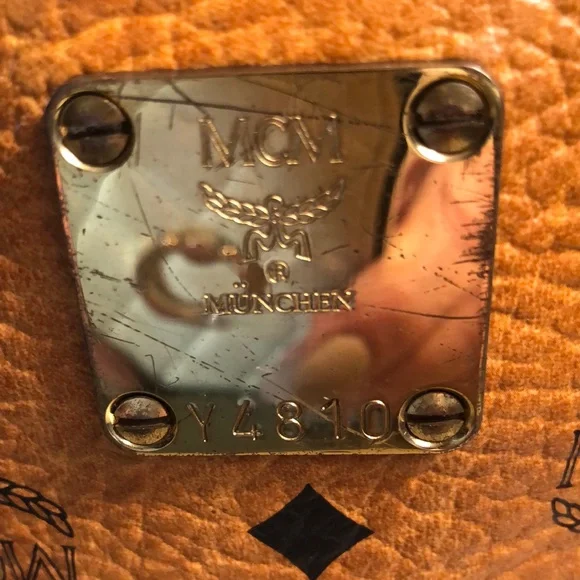 MCM Munich Leather Bag with COA - Picture 4 of 15